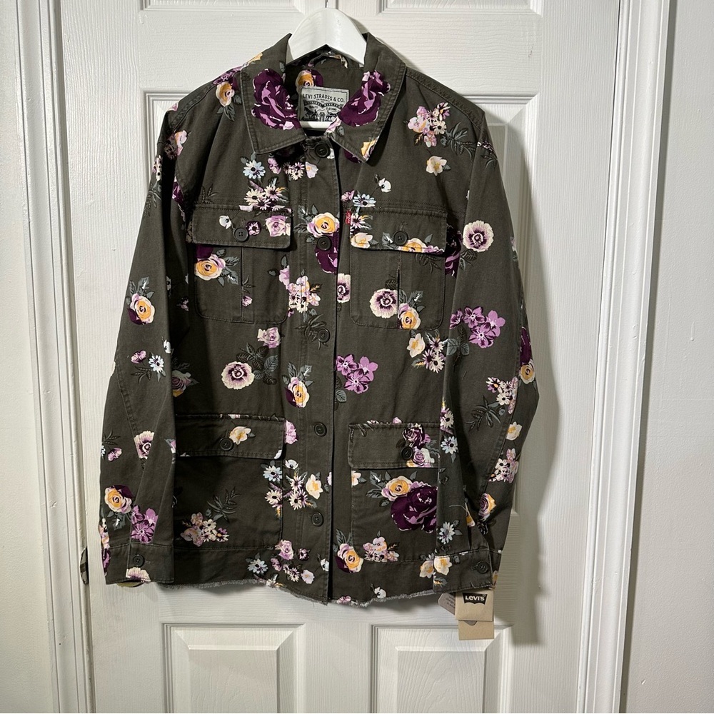 New Levi’s Women Jacket Size L